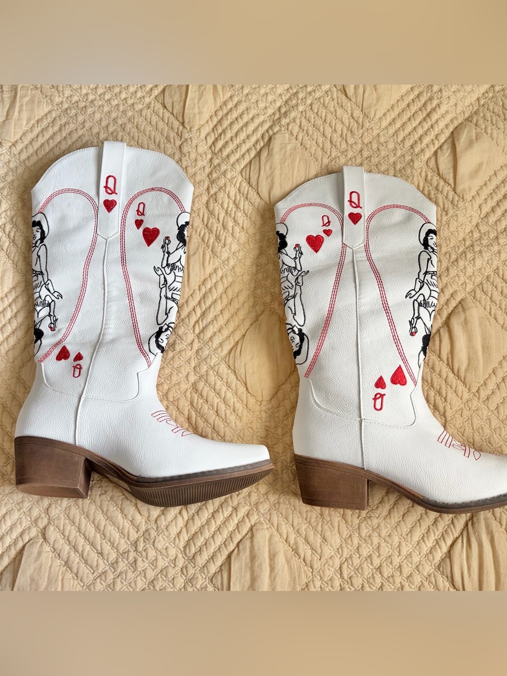 Embroidered Poker Queen of Hearts Western Cowgirls Boots